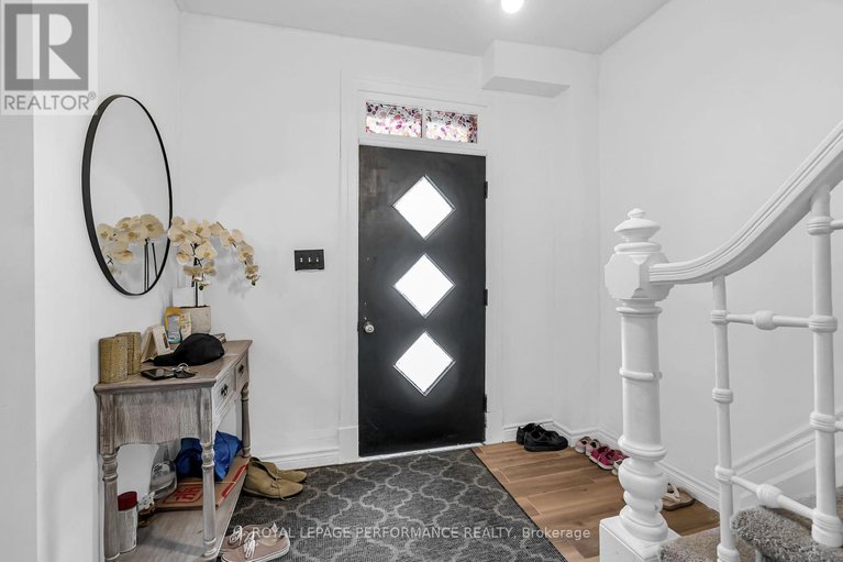 28536713/149-dominion-street-s/alexandria/north-glengarry/ontario/K0C1A0_4