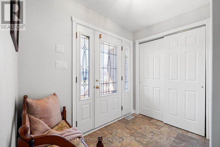 29681250/29-christie-lane/winchester/north-dundas/ontario/K0C2K0_2