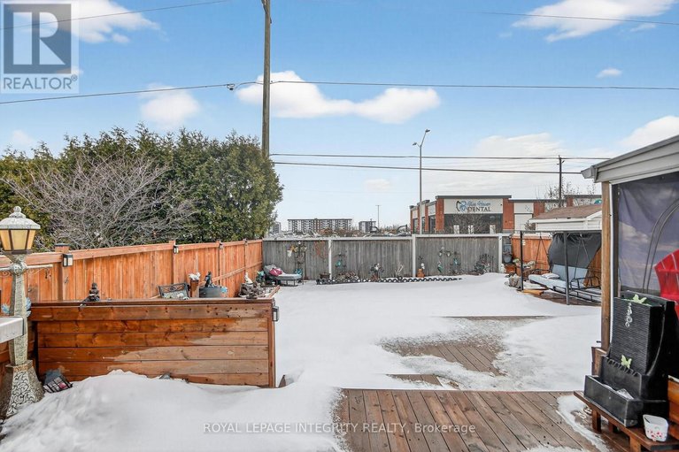 29484455/2092-legrand-crescent/queenswood-heights-south/ottawa/ontario/K1E3T6_43