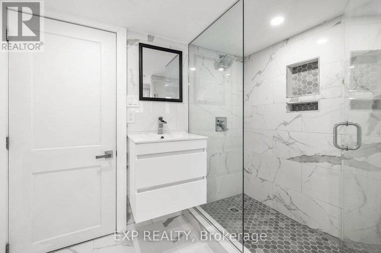 29427450/1377-mcmahon-avenue/emerald-woodssawmill-creek/ottawa/ontario/K1T1C2_28