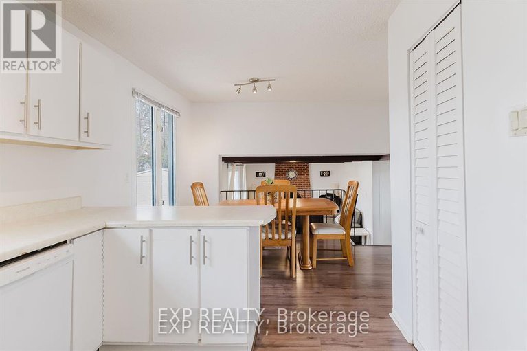 28238313/4-parklane-court/blackburn-hamlet/ottawa/ontario/K1B3H2_10