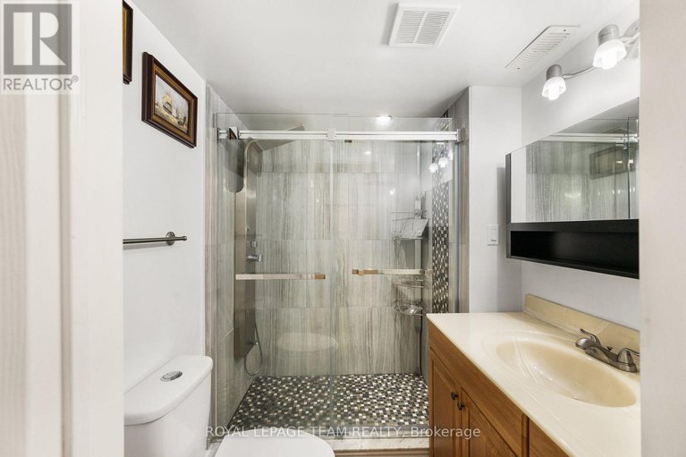 29269235/18-oakham-ridge-n/morgans-grantsouth-march/ottawa/ontario/K2K3B3_39