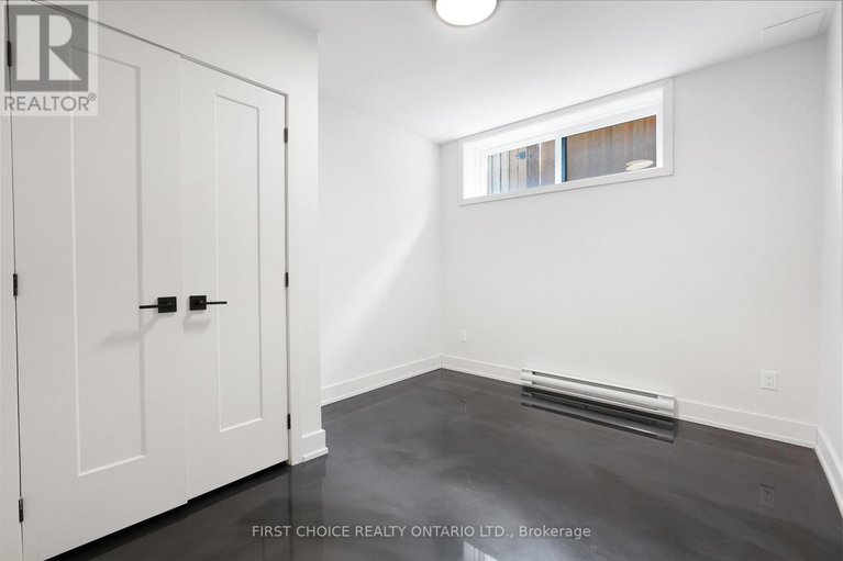 29428404/269-queen-mary-street/overbrookcastle-heights/ottawa/ontario/K1K1X1_40