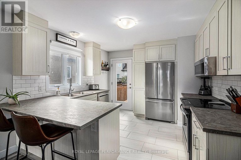 29595953/8-brittany-street/north-stormont-finch-twp/north-stormont/ontario/K0A1R0_11