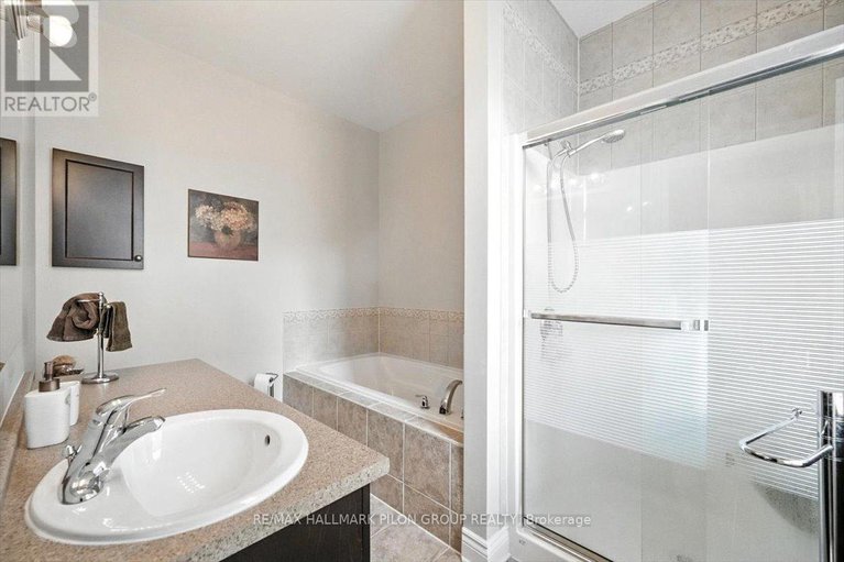 28557335/128-topaze-crescent/town-of-rockland/clarence-rockland/ontario/K4K0E3_13