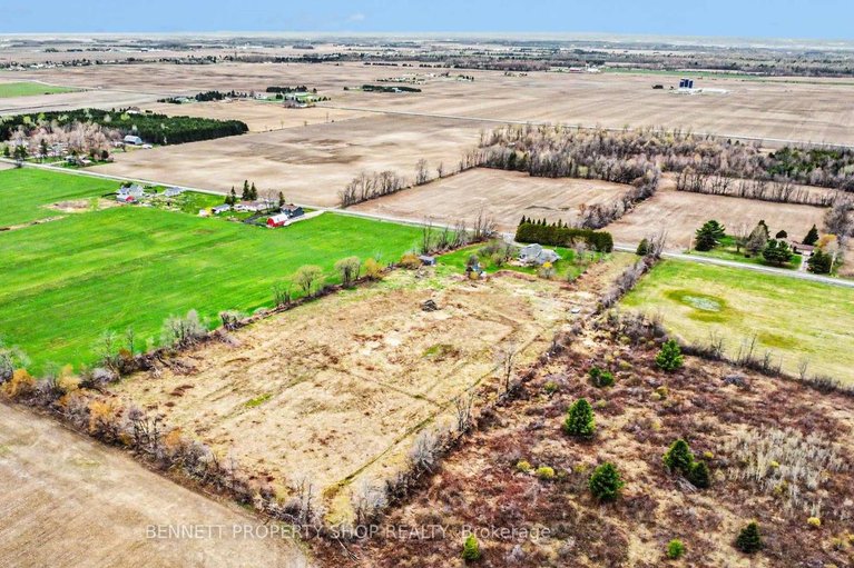 29682682/3490-larmours-road/sarsfieldbearbrook/ottawa/ontario/K0A3E0_25