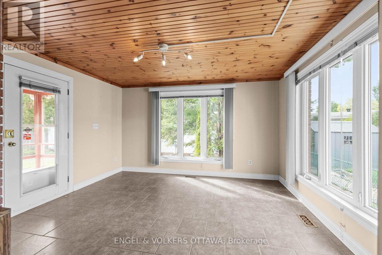 28797761/28-parker-avenue/meadowlandscrestview/ottawa/ontario/K2G3A7_20