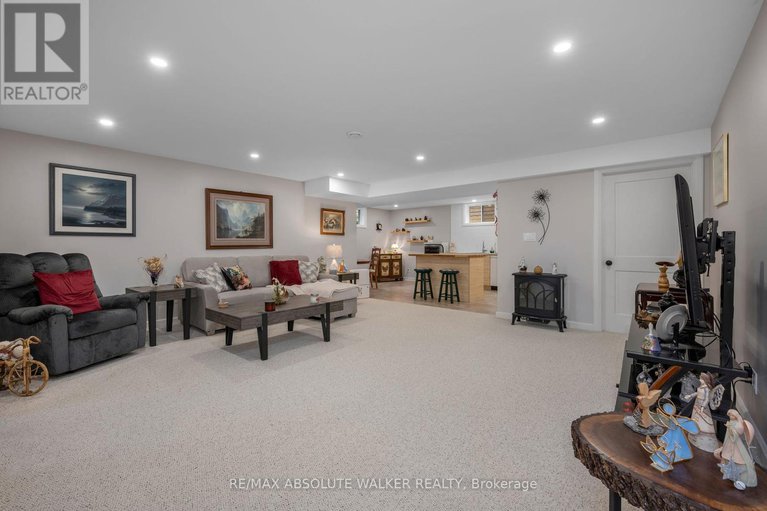 28513868/5-melva-avenue/blossom-parkkemp-parkfindlay-creek/ottawa/ontario/K1T3W9_33