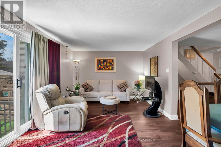 28226531/1752-lafrance-drive/queenswood-heights-south/ottawa/ontario/K1E2H2_14