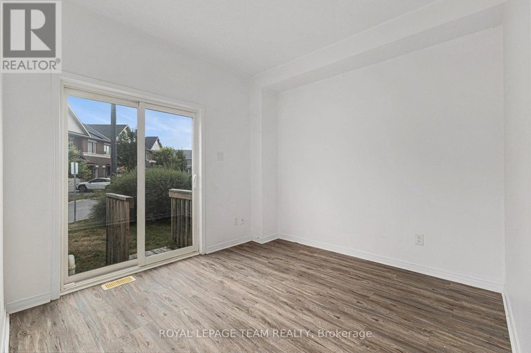 28819006/175-camden-private/cedargrovefraserdale/ottawa/ontario/K2J6J1_7