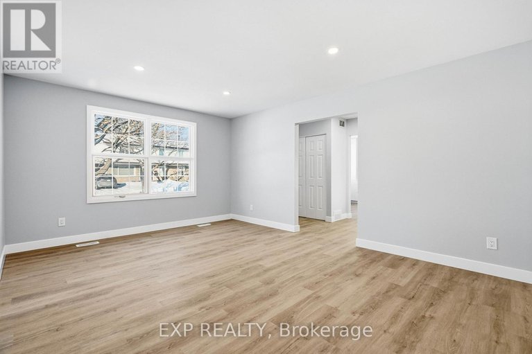 29533055/2158-fillmore-crescent/beacon-hill-north/ottawa/ontario/K1J6A4_6