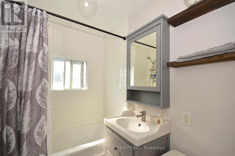 28811238/47-roslyn-avenue/old-ottawa-south/ottawa/ontario/K1S4W2_34