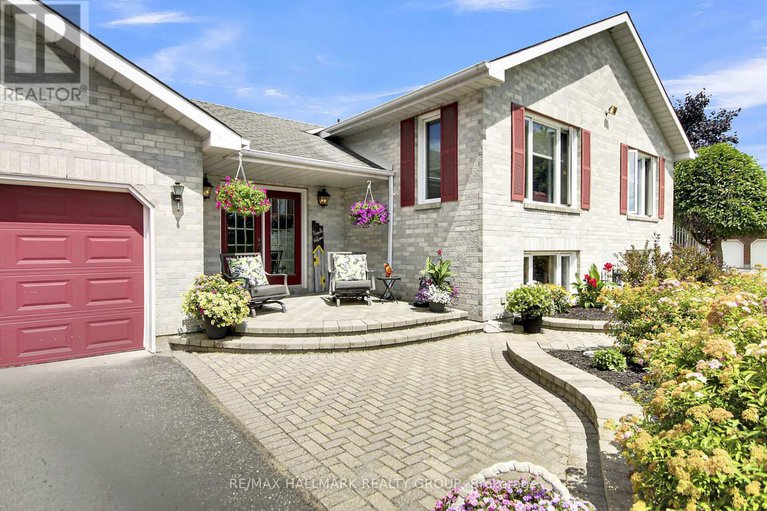 28655668/1721-carsonby-road-e/manotick-south-to-roger-stevens/ottawa/ontario/K0A2E0_2