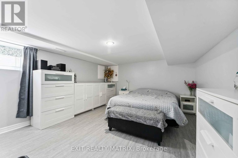 28591651/347-shakespeare-street/vanier/ottawa/ontario/K1L5M1_34