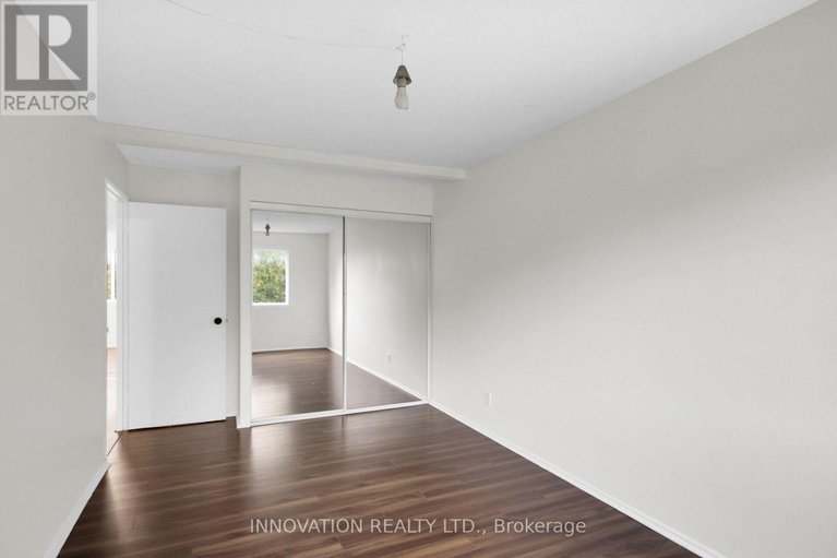 28915689/26-corley-private/heron-gateindustrial-park/ottawa/ontario/K1V8T7_6