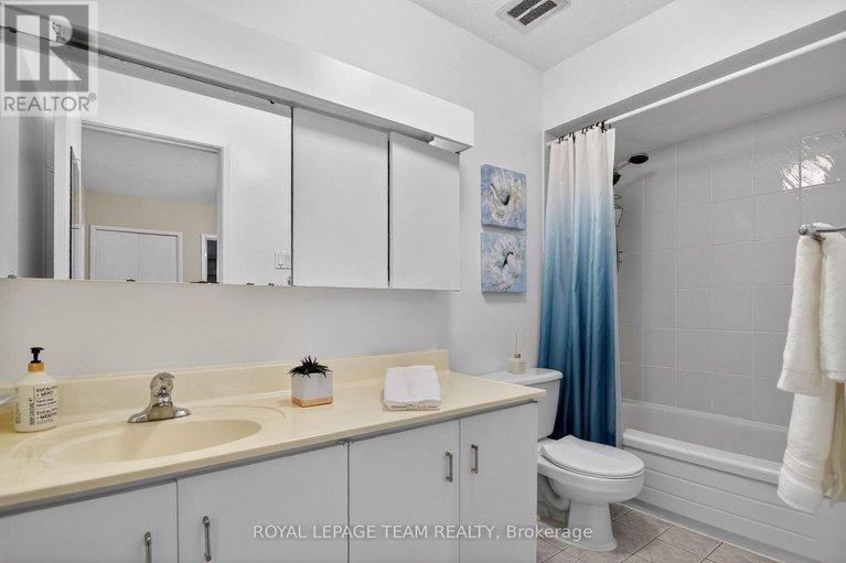 29372454/18-pentland-crescent/beaverbrook/ottawa/ontario/K2K1V5_38