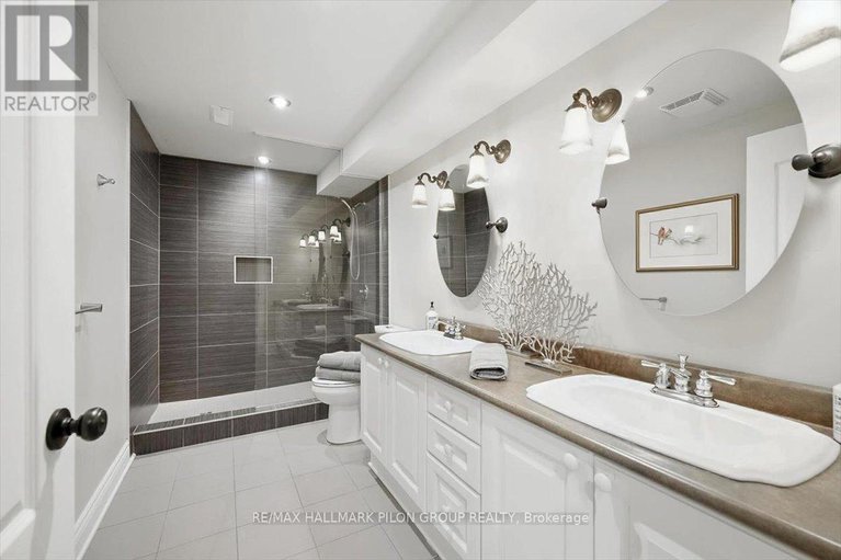 28488839/6893-sparkling-lake-way/greely/ottawa/ontario/K4P1R7_27
