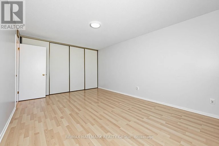 29684992/6382-st-louis-drive/hiawatha-parkconvent-glen/ottawa/ontario/K1C2Y1_24