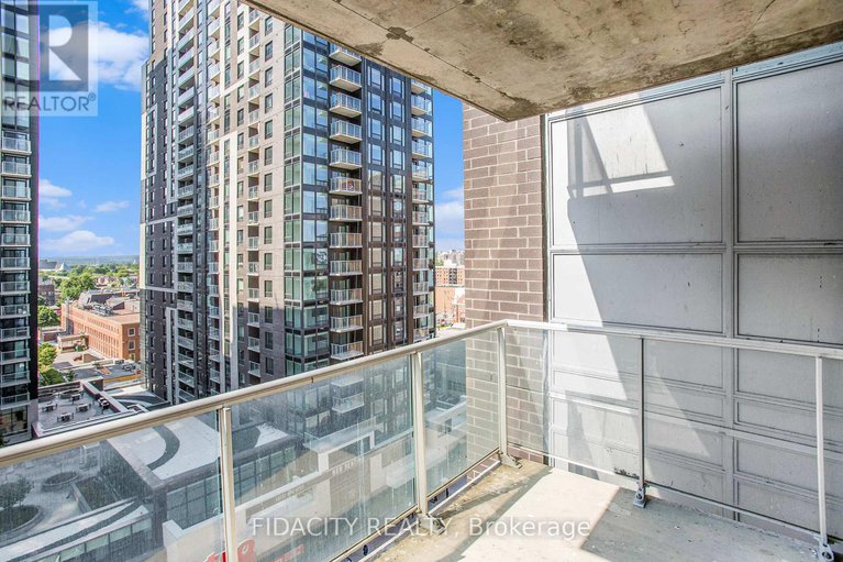 28466126/1105-242-rideau-street/sandy-hill/ottawa/ontario/K1N0B7_16