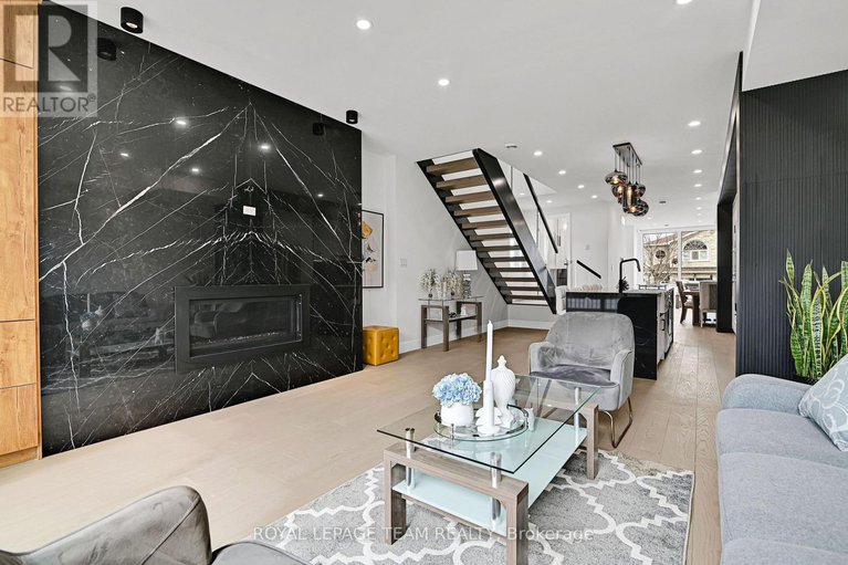 29076233/826-alpine-avenue/queensway-terrace-north/ottawa/ontario/K2B5R6_19