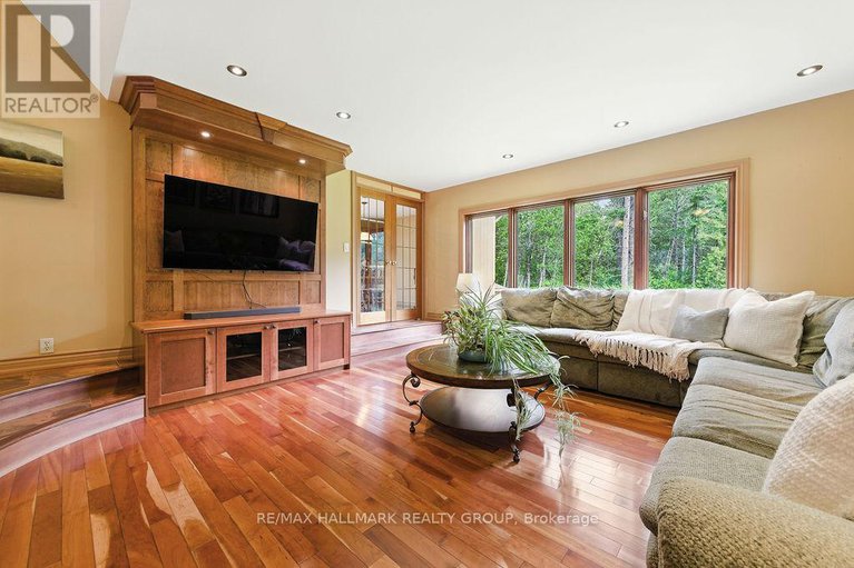 28550046/206-deerwood-drive/fitzroy-ward-south-west/ottawa/ontario/K0A2H0_5