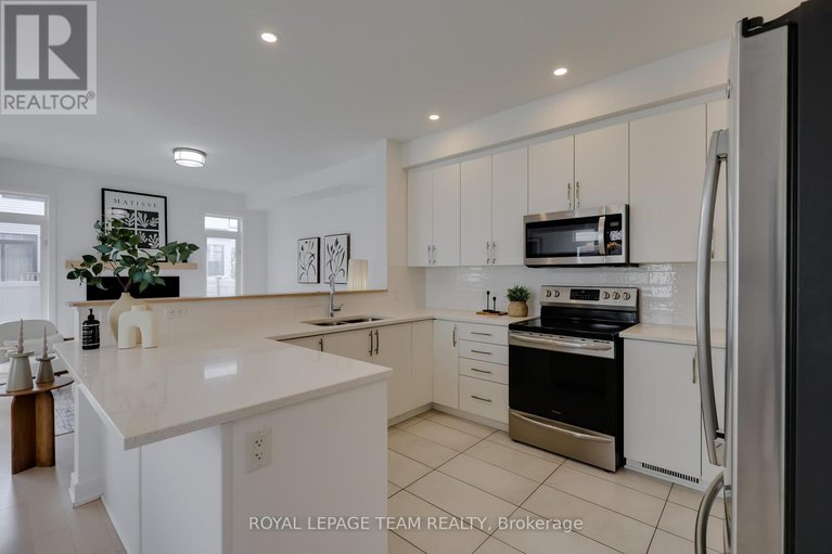 28890064/856-clapham-terrace/stittsville-south/ottawa/ontario/K2S2P1_13