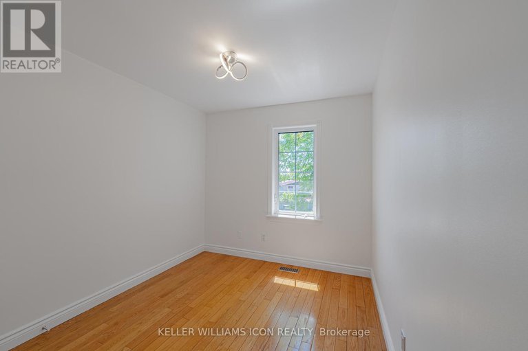 28382446/1309-meadowlands-drive-e/city-viewskylinefisher-heightsparkwood-hills/ottawa/ontario/K2E7B3_30
