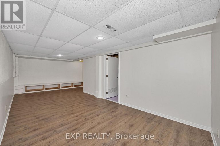 28480509/29-gowrie-drive/glencairnhazeldean/ottawa/ontario/K2L2T5_39