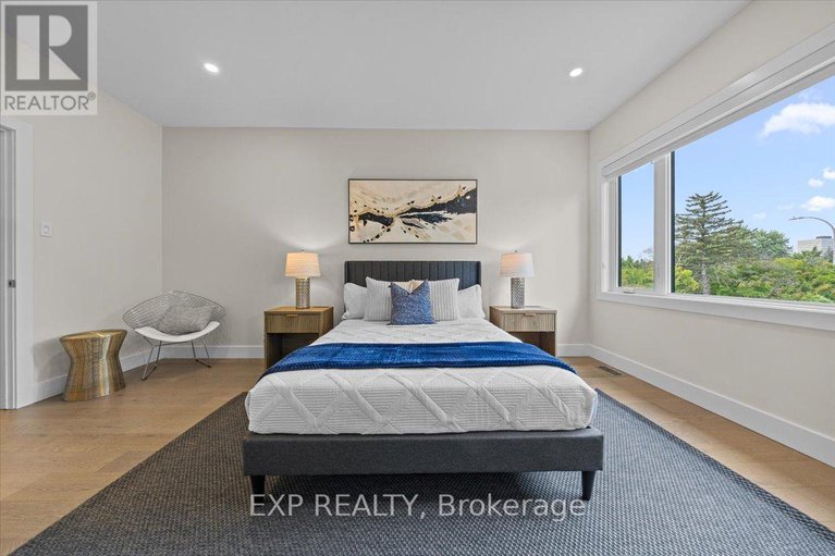 28908359/71-king-george-street/overbrookcastle-heights/ottawa/ontario/K1K1V4_14