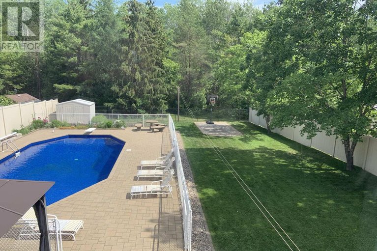 29611395/256-hoylake-crescent/bilberry-creekqueenswood-heights/ottawa/ontario/K1E2M8_37