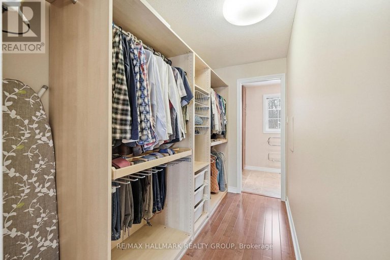 29349074/6066-meadowhill-crescent/chapel-hill/ottawa/ontario/K1C5R9_22