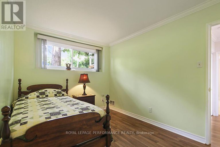 28628194/141-abbotsford-road/glencairnhazeldean/ottawa/ontario/K2L1C6_23