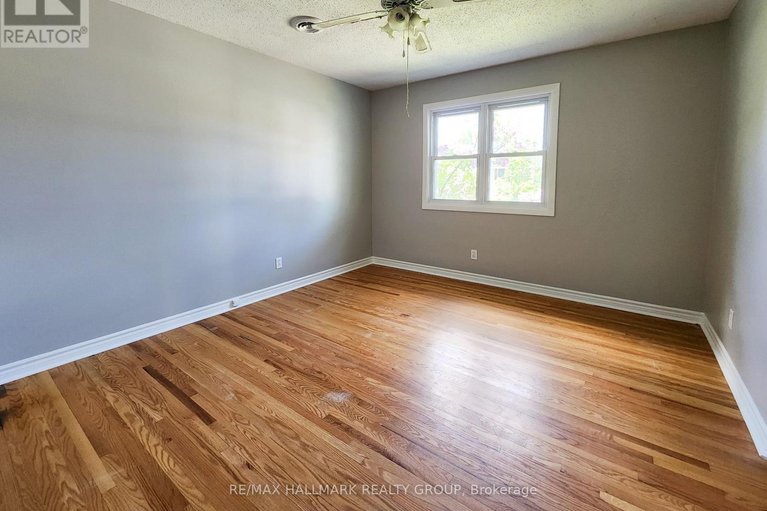 29114747/14-roberta-crescent/pheasant-run/ottawa/ontario/K2J1G6_15