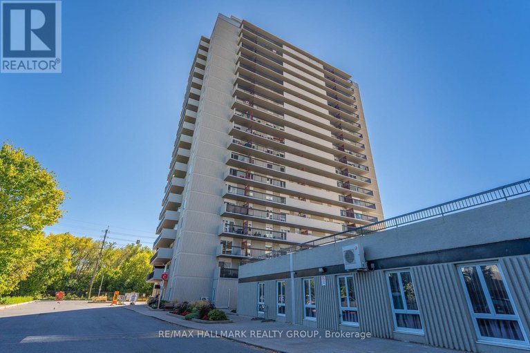 28913503/808-158c-mcarthur-avenue/vanier/ottawa/ontario/K1L8E7_1