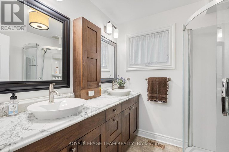 28484495/37-promenade-avenue/pineglencountry-place/ottawa/ontario/K2E5X7_29