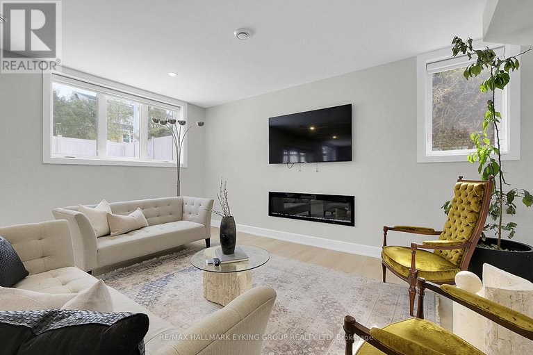 28550899/623-rowanwood-avenue/mckellarhighland/ottawa/ontario/K2A3E3_39