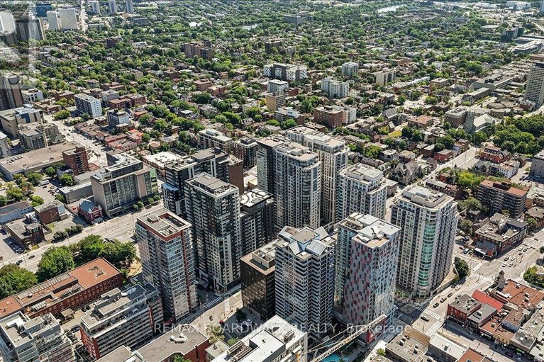 29646330/2107-242-rideau-street/sandy-hill/ottawa/ontario/K1N0B7_37