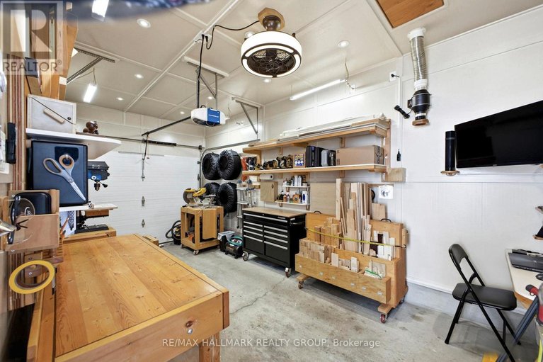 29549614/178-equestrian-drive/bridlewood/ottawa/ontario/K2M2B9_31