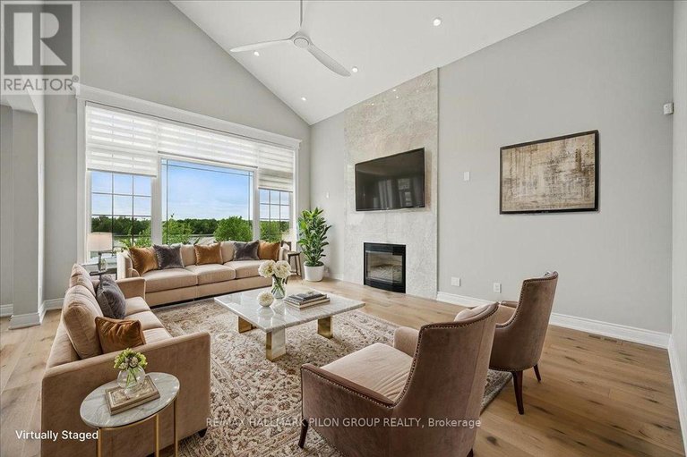 28463526/6373-radisson-way/hiawatha-parkconvent-glen/ottawa/ontario/K1C2Z9_15