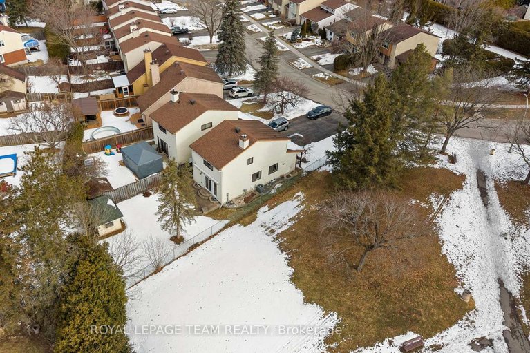 29528720/7942-decarie-drive/orleans-wood/ottawa/ontario/K1C2K3_36