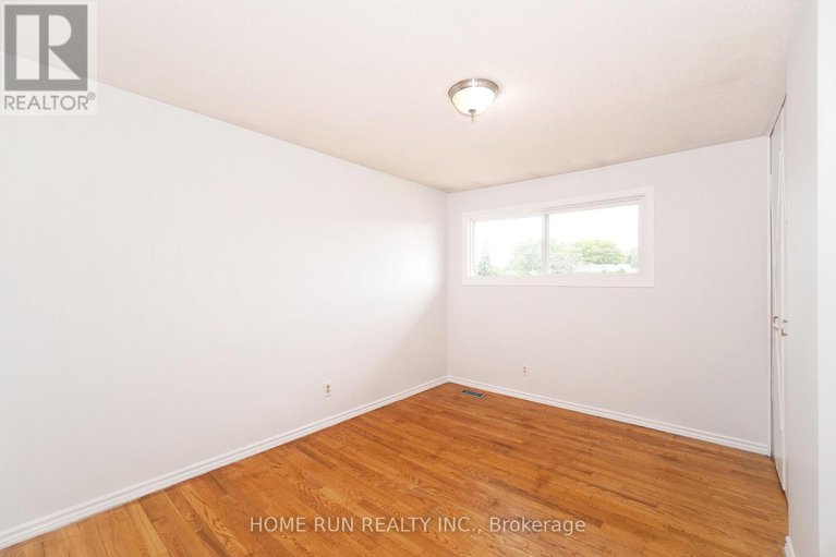 28597038/1292-meadowlands-drive-e/borden-farmstewart-farmcarleton-heightsparkwood-hills/ottawa/ontario/K2E6K5_27