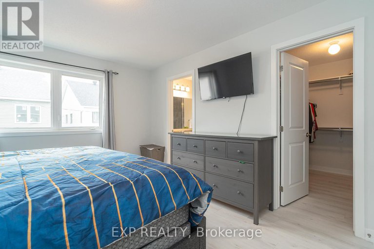 28798703/676-quilter-row/goulbourn-twp-from-franktown-rdsouth-to-rideau/ottawa/ontario/K0A2Z0_23