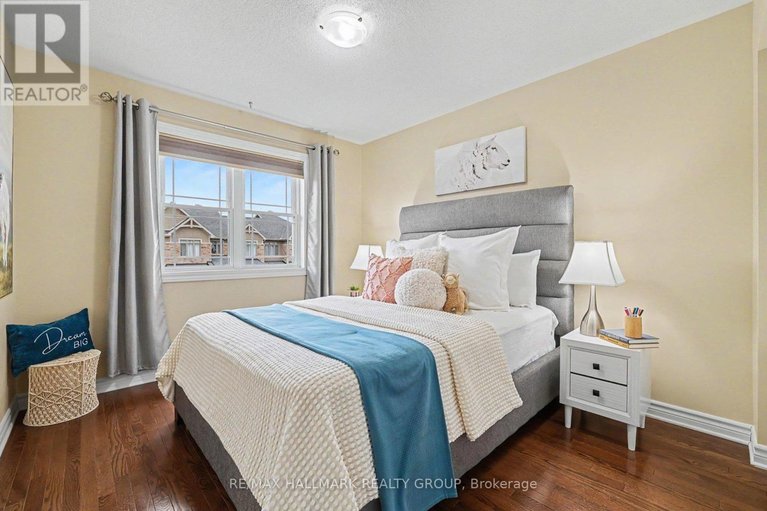 29687151/217-gossamer-street/mer-bleuebradley-estatesanderson-park/ottawa/ontario/K1W0B9_21