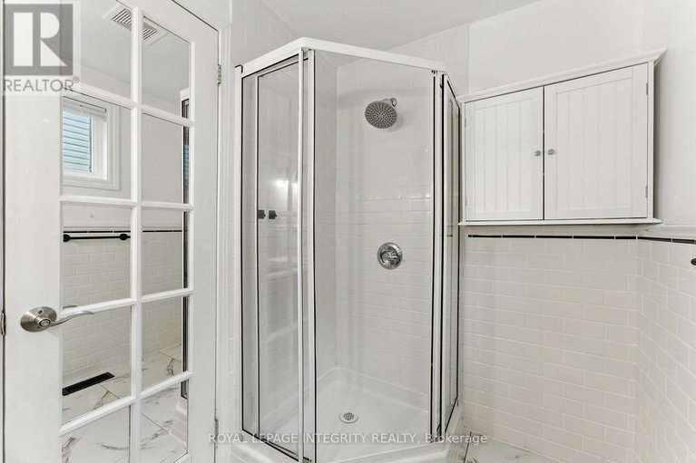 28843090/7900-decarie-drive/orleans-wood/ottawa/ontario/K1C2K3_27