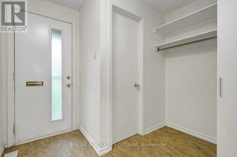 29078631/68-1947-stonehenge-crescent/pineview/ottawa/ontario/K1B4N7_3