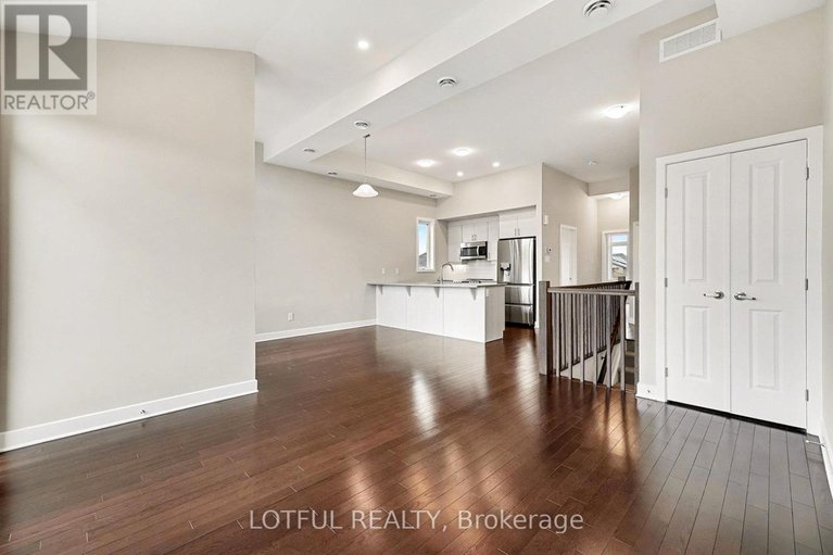 29126395/842-ralph-hennesy-avenue/riverside-southgloucester-glen/ottawa/ontario/K1X0E4_7