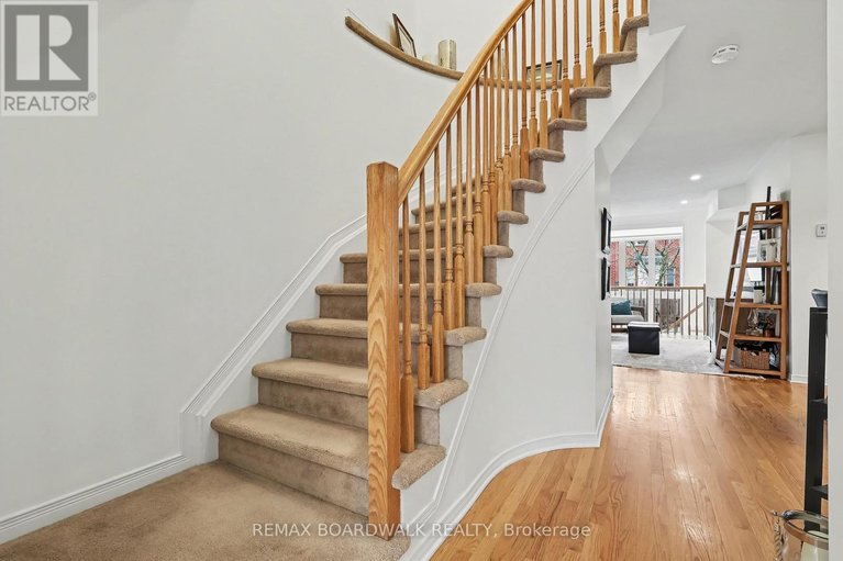 29619269/295-meilleur-private/vanier/ottawa/ontario/K1L0A2_4