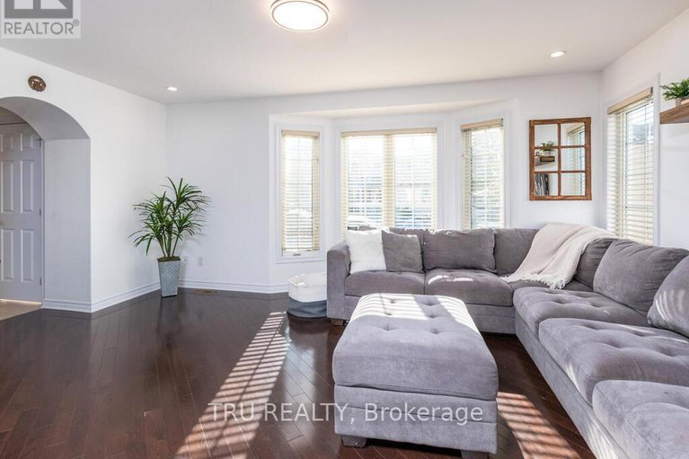 29052301/2757-grand-canal-street/half-moon-bay/ottawa/ontario/K2J0S7_14