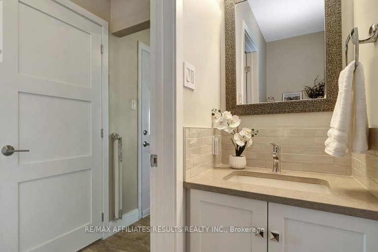 29657877/13-redfox-place/bridlewood/ottawa/ontario/K2M1C8_18