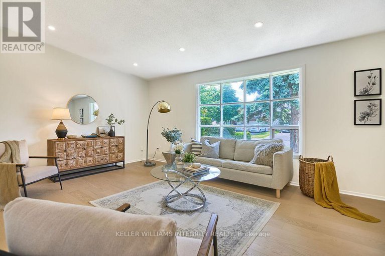 28490923/77-seabrooke-drive/glencairnhazeldean/ottawa/ontario/K2L2K4_7